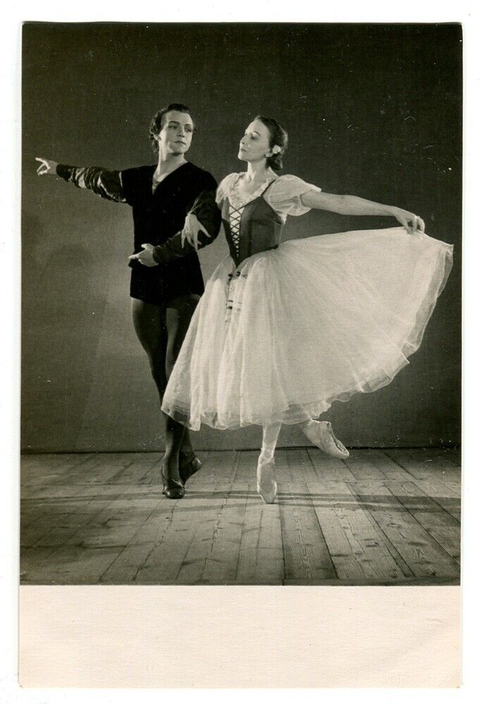 1957, LEGENDARY DANCER GALINA ULANOVA, GISELLE BALLET, VINTAGE RUSSIAN POSTCARD