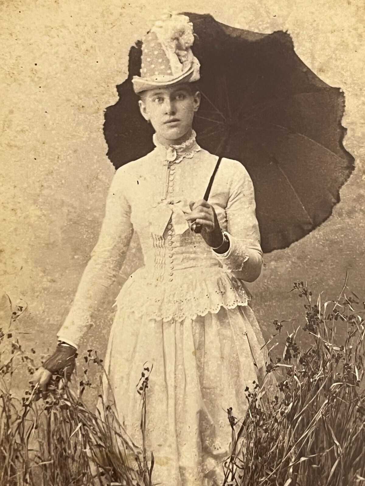 Atlantic Iowa Cabinet Photo Named McDermott Pretty Young Woman with Parasol 1887