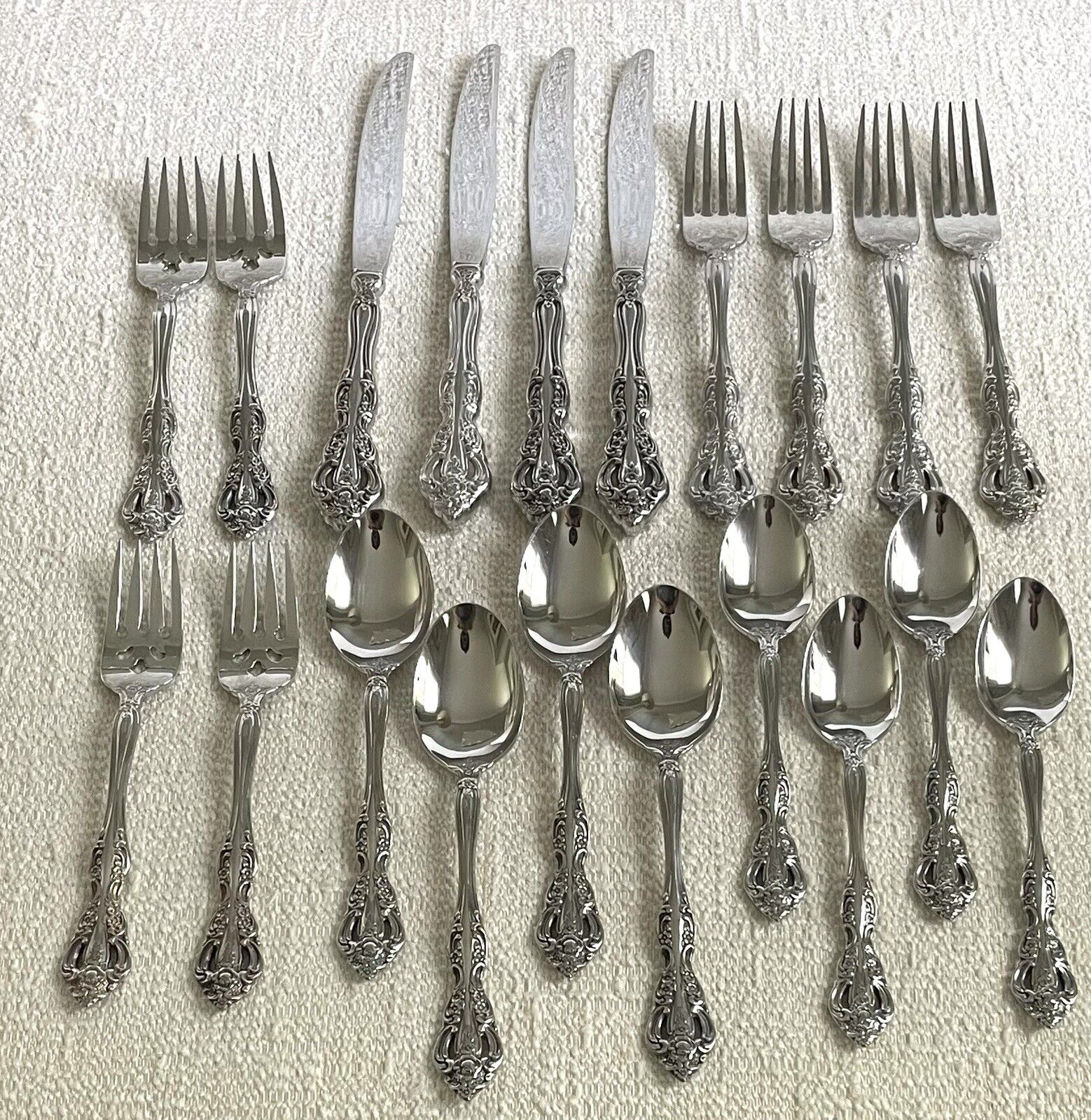 20 Piece Set Oneida Community MICHELANGELO Stainless Service for Four