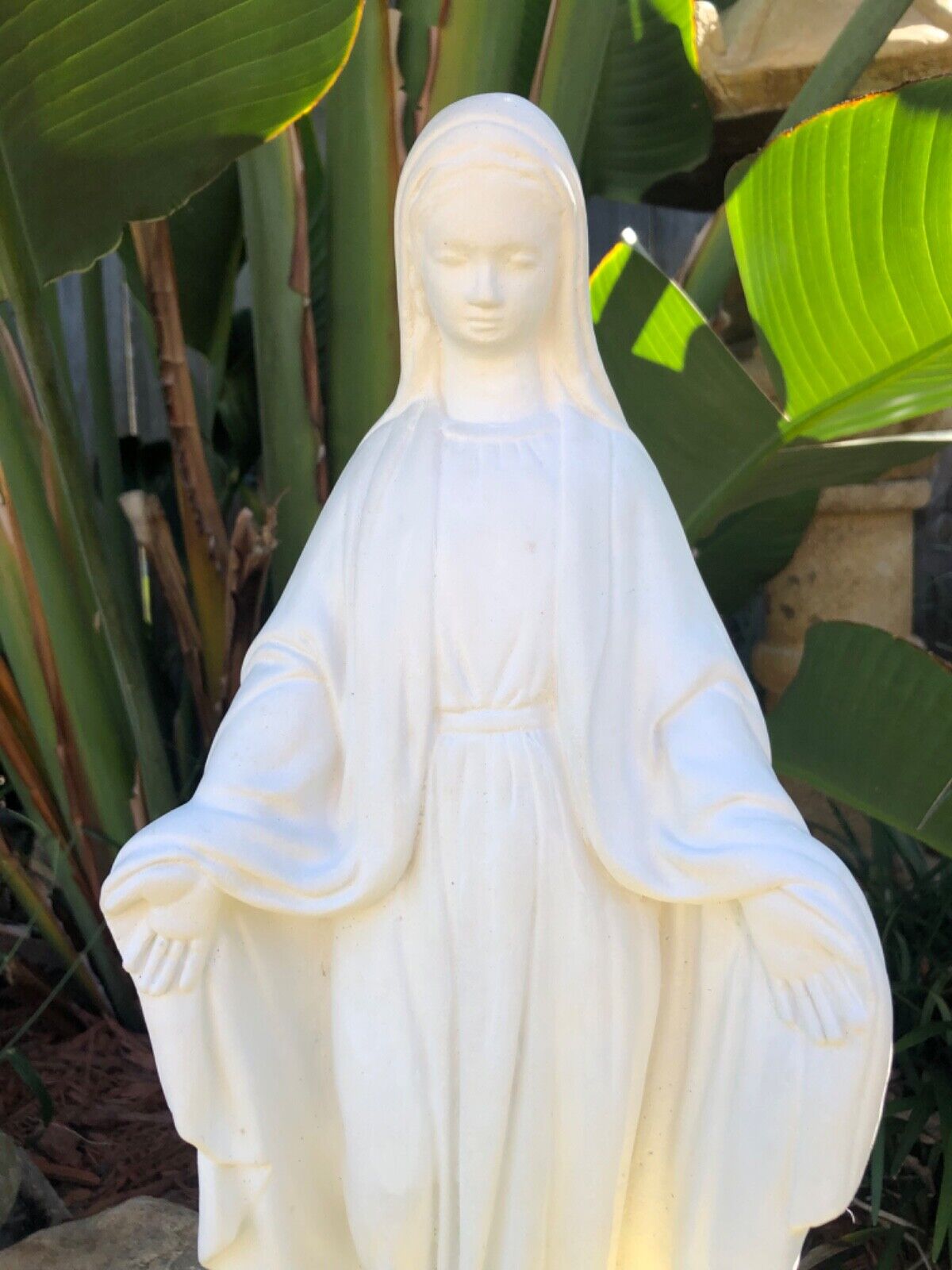 Virgin Mary statue 18” ht. outdoor / indoors religious concrete SHIPS FREE  NEW