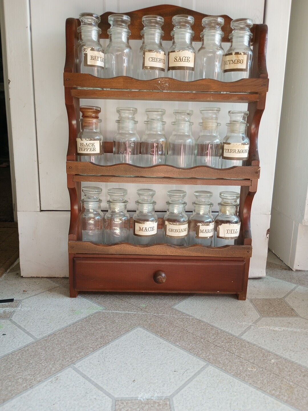 18 VintaGe Apothecary Spice Glass Jars Wood Hanging Wall Cabinet Rack Rooster