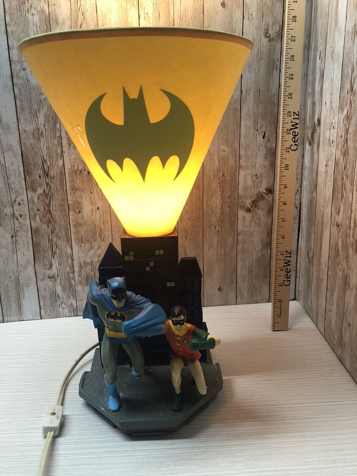 Vintage BATMAN & ROBIN LAMP 1999 WARNER BROS STUDIO EXCLUSIVE DC COMICS *FLAW