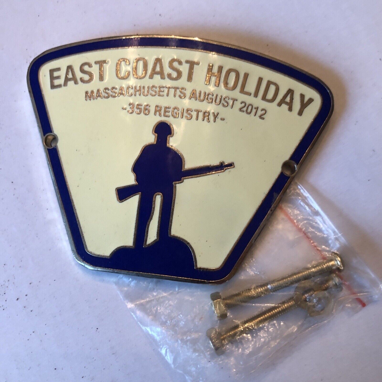 Vintage East Coast Holiday 356 Holiday 2012 Grill badge￼