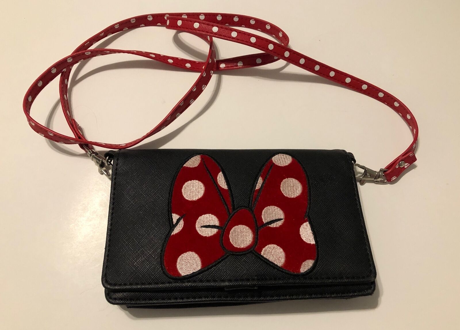 Disney Parks Minnie Mouse Bow Smart Cell Phone Purse Credit Card Holder 