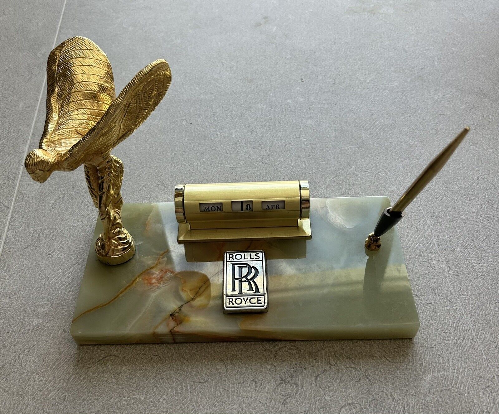 Rolls Royce Spirit of Ecstasy Marble Replica Pen Set with Calendar - MUST SEE