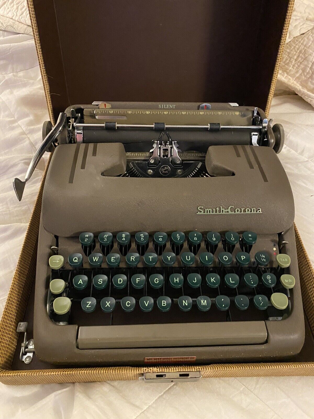 Vintage 1949 Smith Corona Portable Silent Typewriter Brown Case Type Writer Nice