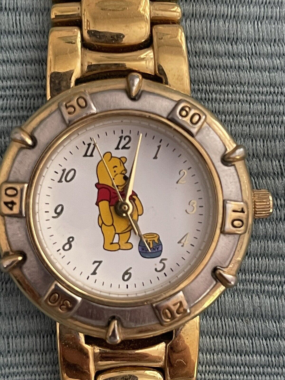 Vintage Disney  Wristwatch Pooh Bear   Ladies Quartz Watch/Working