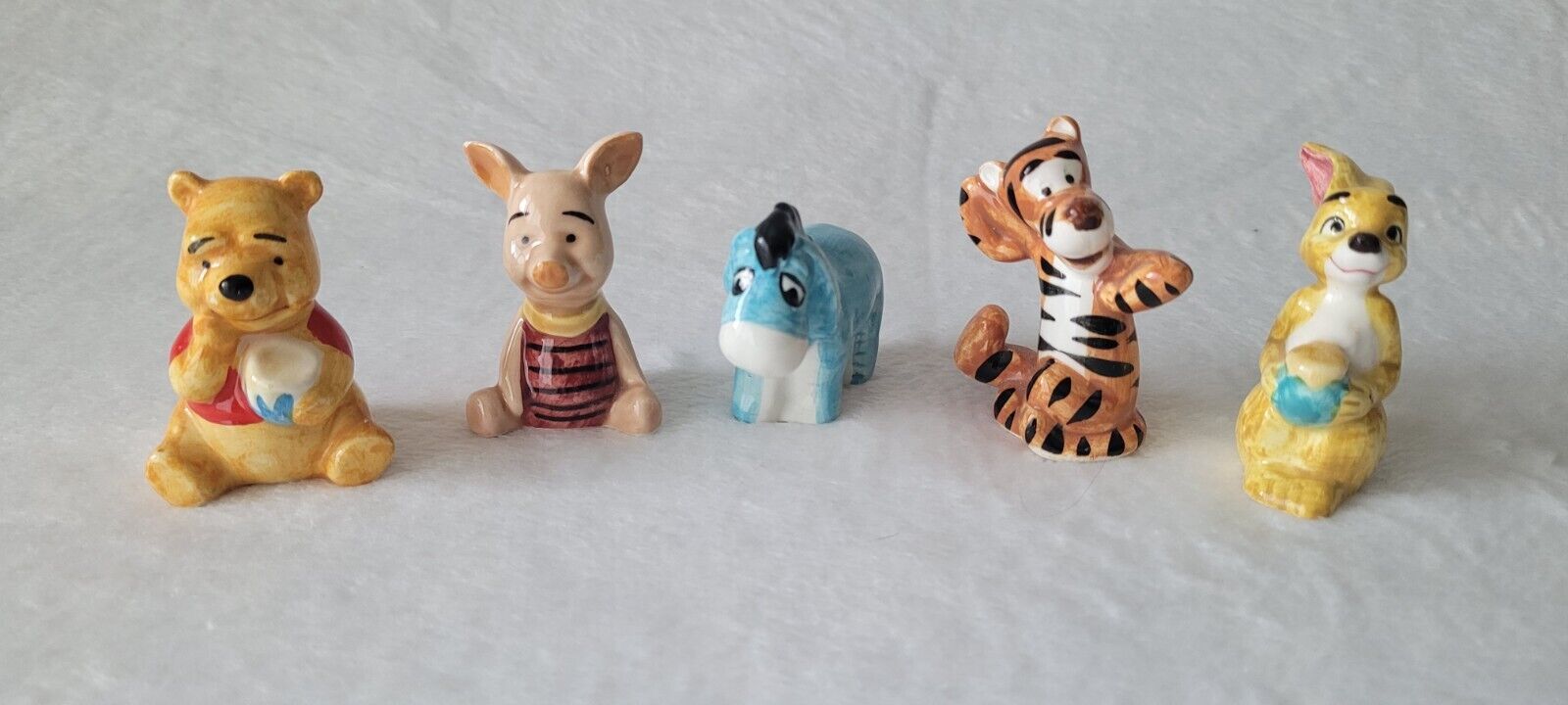 Vintage Winnie the Pooh 5 Porcelain Figurines Piglet Tigger Eeyore Rabbit Rare