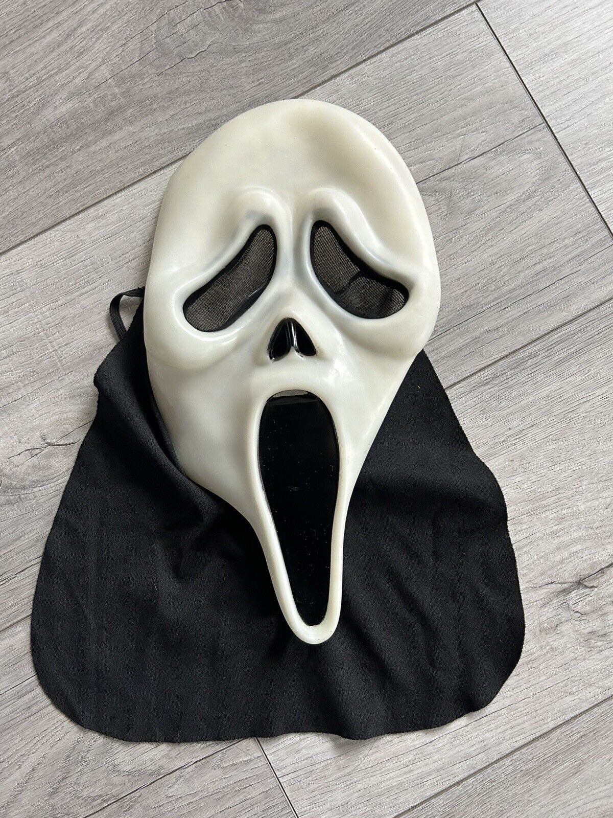 VINTAGE Ghost Face Scream Mask Easter Unlimited