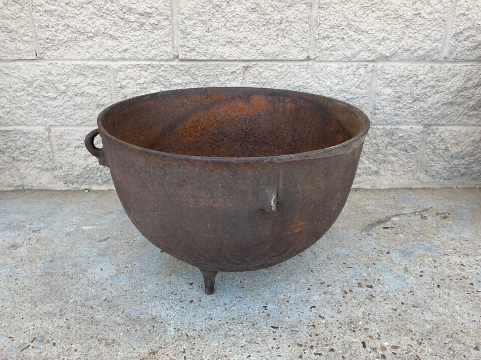 Large Antique Cast Iron Wash Pot Cauldron