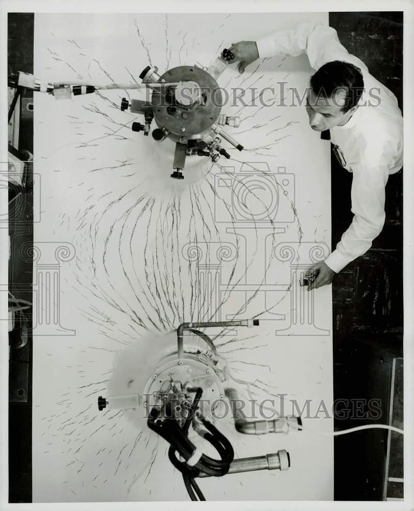 1965 Press Photo Carl H. Rosner Shows Magnetic Fields of Superconducting Magnets