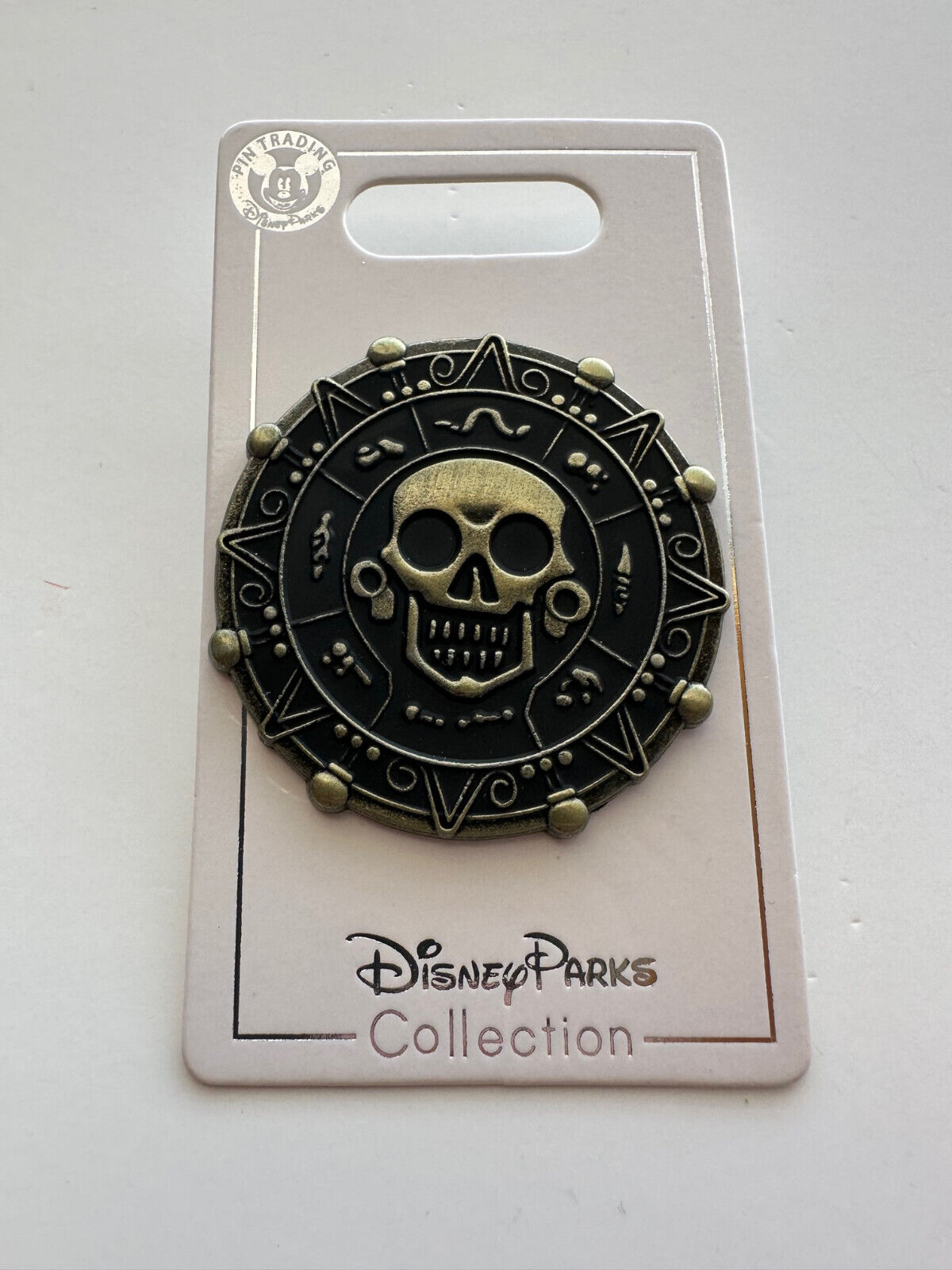 Disney Pirates Of The Caribbean Pin 2008 Pirate Gold Coin Skull Medallion New