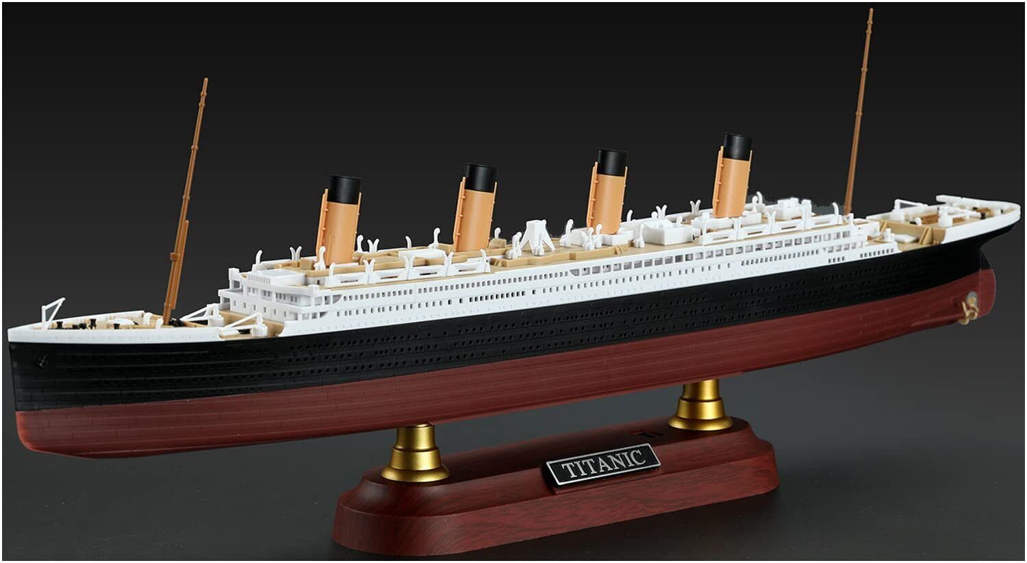 GSI Creos Mon Model MPS008 1/700 Luxury Passenger Ship Titanic