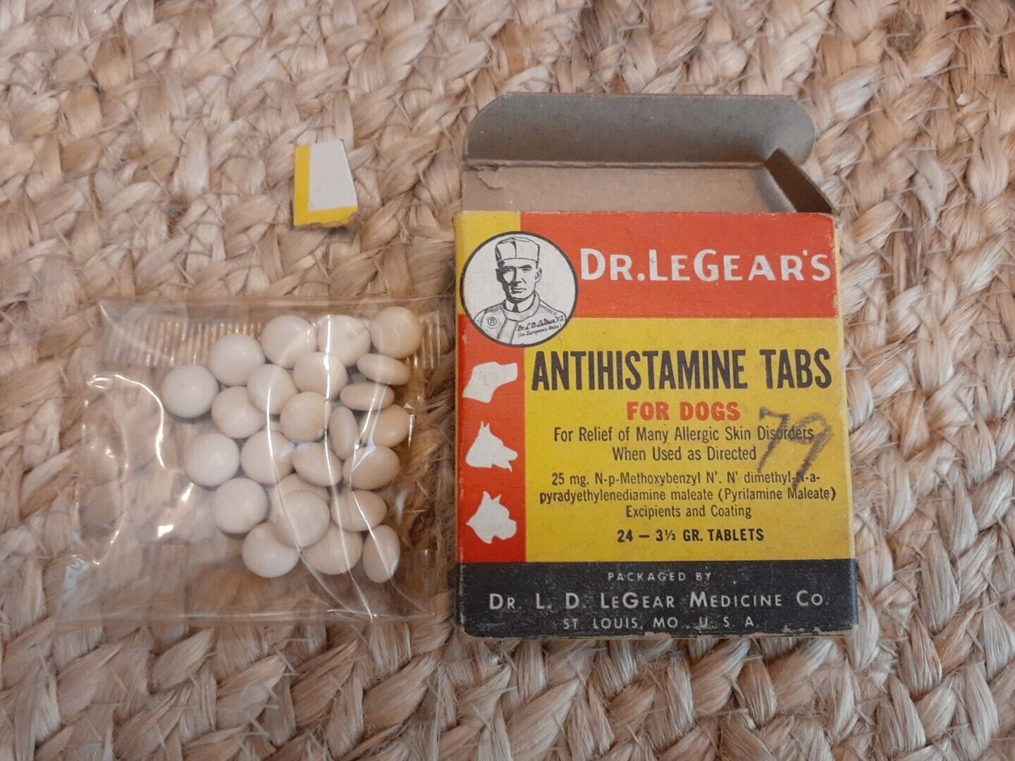 Vintage Dr. LeGear’s Medicine Dog Antihistamine Tabs Caps Box Veterinarian 