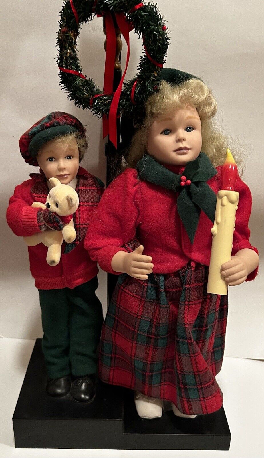 Holiday Creations Lighted Animated Motion Boy Girl Carolers With Lamp Vintage