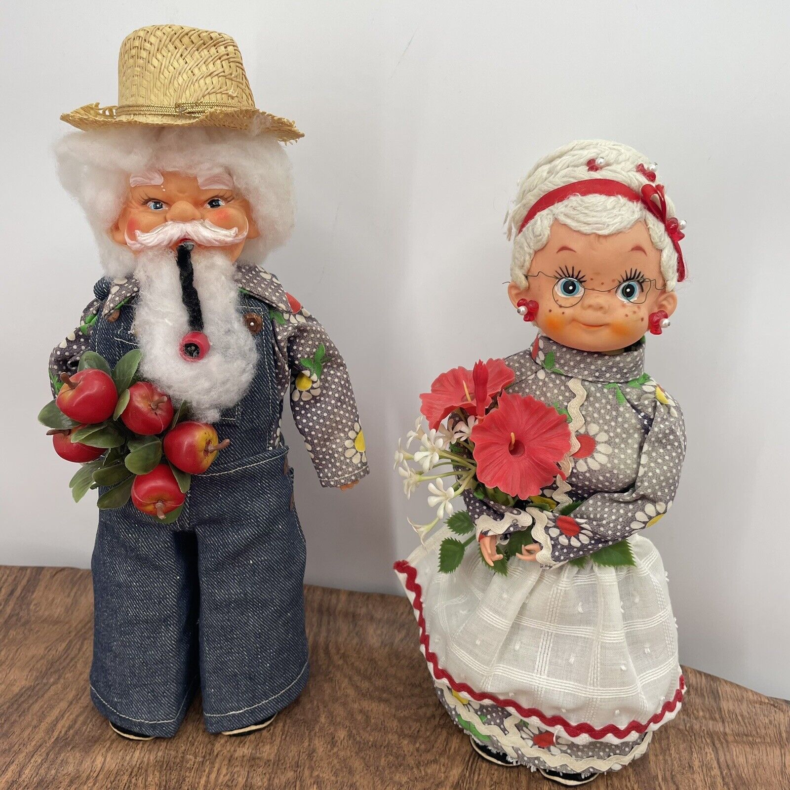 Lot Of 2 Dolls VINTAGE HANDMADE Mr & Mrs FARMER Grandma Grandpa Figures RARE