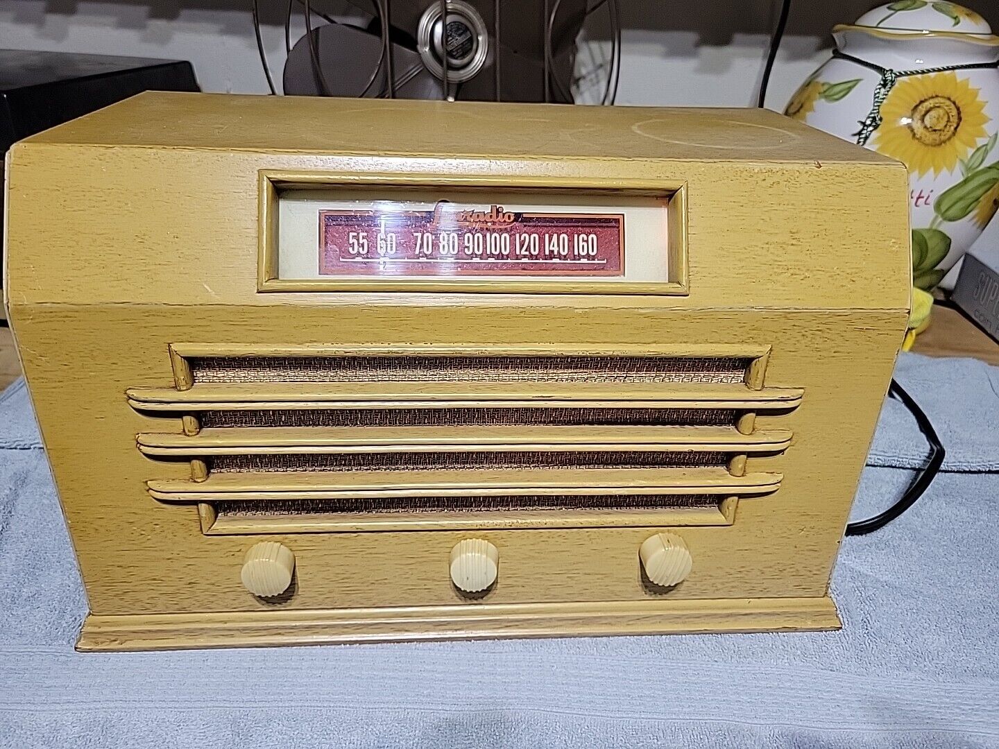 RARE VINTAGE 1940s Learadio MODEL 6615 ? AM Wood Tube Radio WORKS 