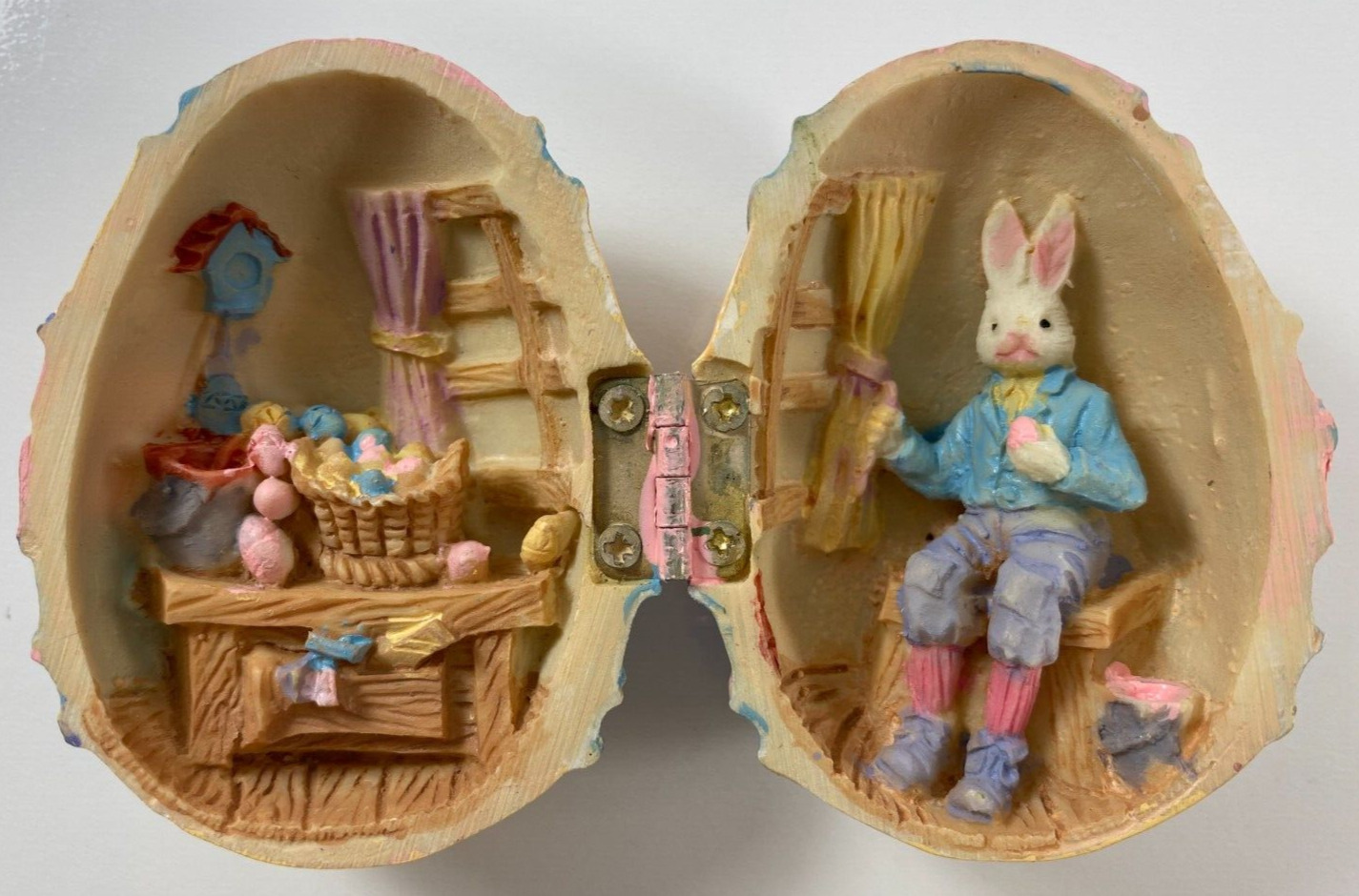 Vintage Multi Colored Peter Rabbit Resin Hinged Easter Egg Diorama