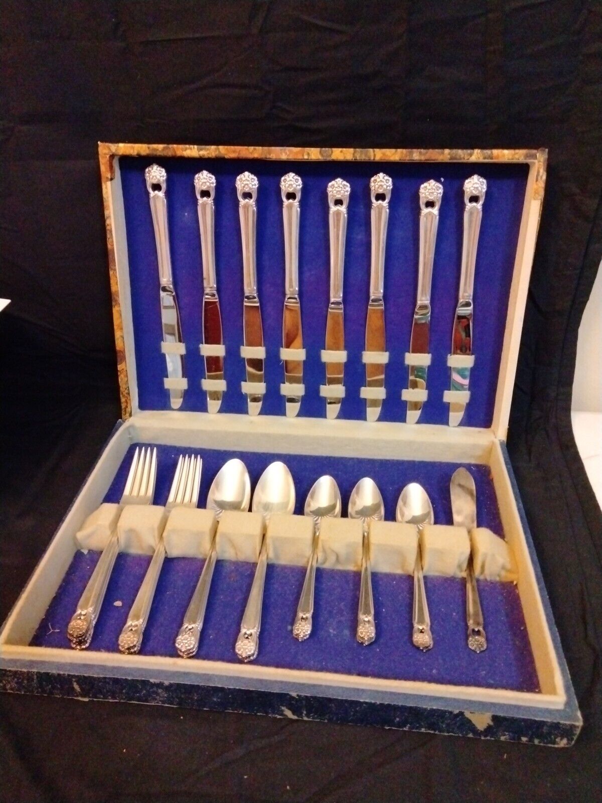 Vintage 1847 Rogers Bros IS ETERNALLY YOURS 30pc Flatware Silver Plate Set