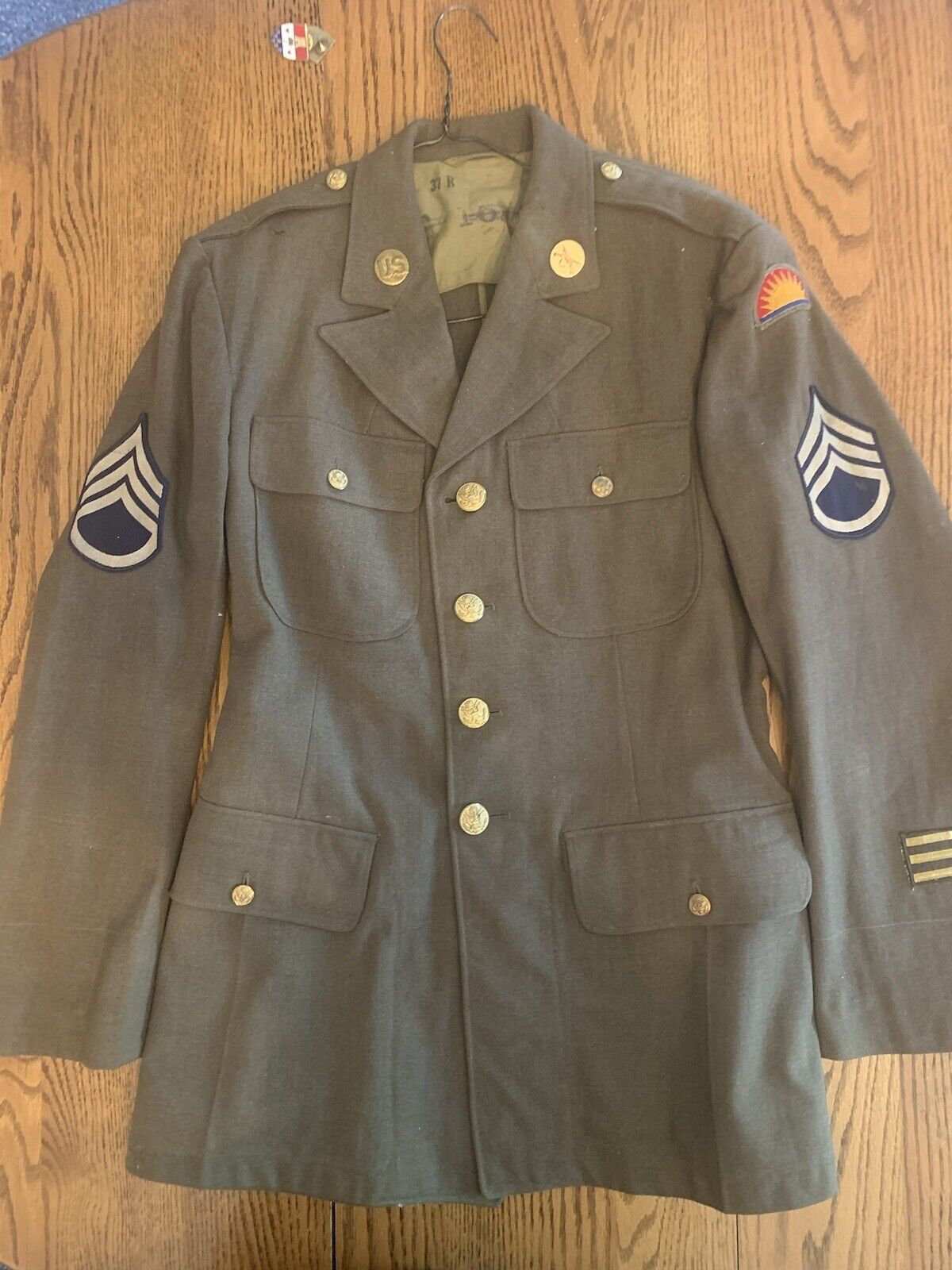 WWII Enlisted Uniform Jacket With SGT Insignia/41st Division Patch