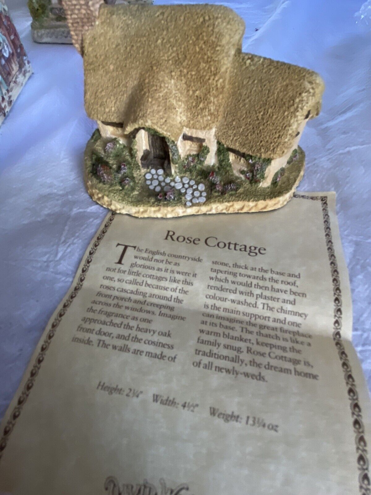 David Winter: Rose Cottage Vintage MINT w COA & Original BOX