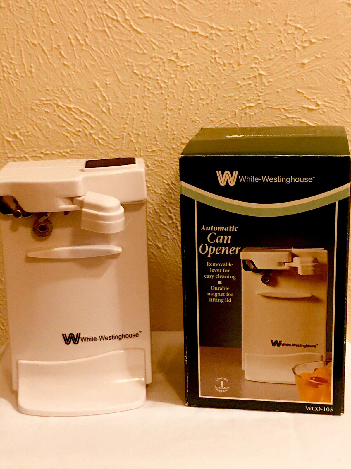 Vintage White-Westinghouse WCO-105 Electric Can Opener With Original Box