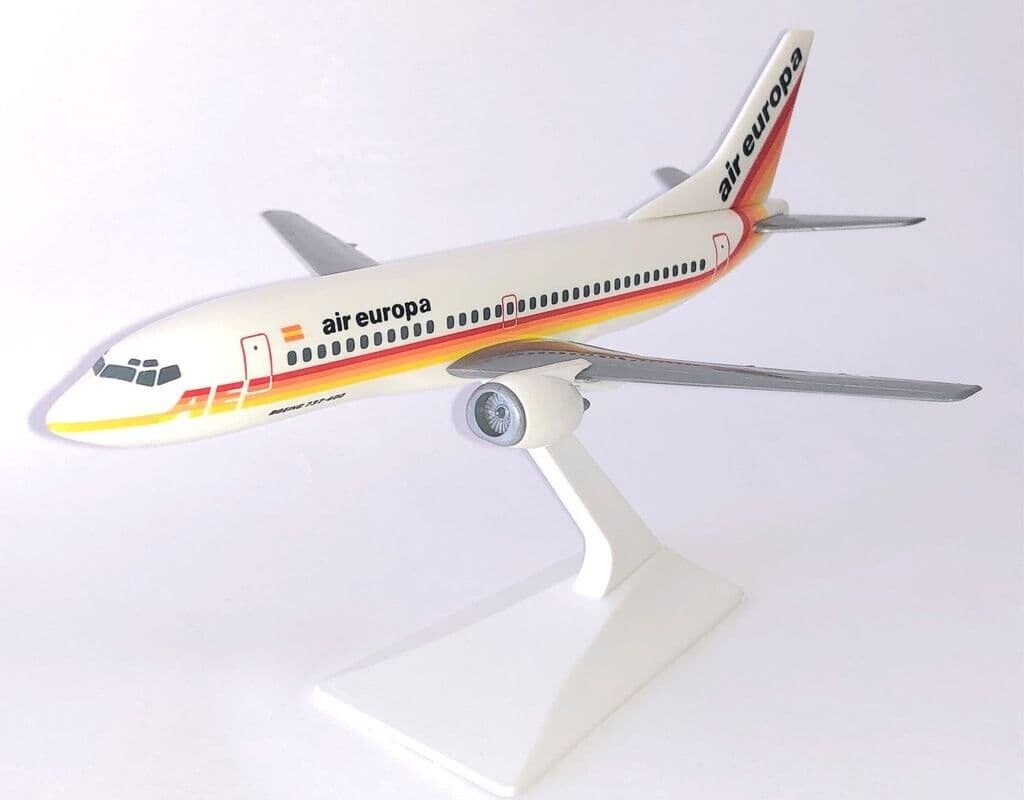 Flight Miniatures Air Europa Boeing 737-300 Desk Display Model 1/180 Airplane