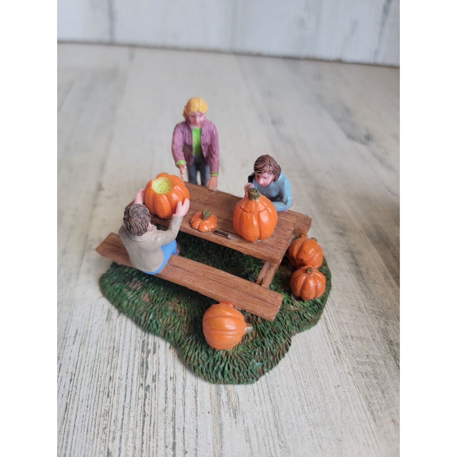 Lemax vintage carving pumpkin Halloween Village accessory