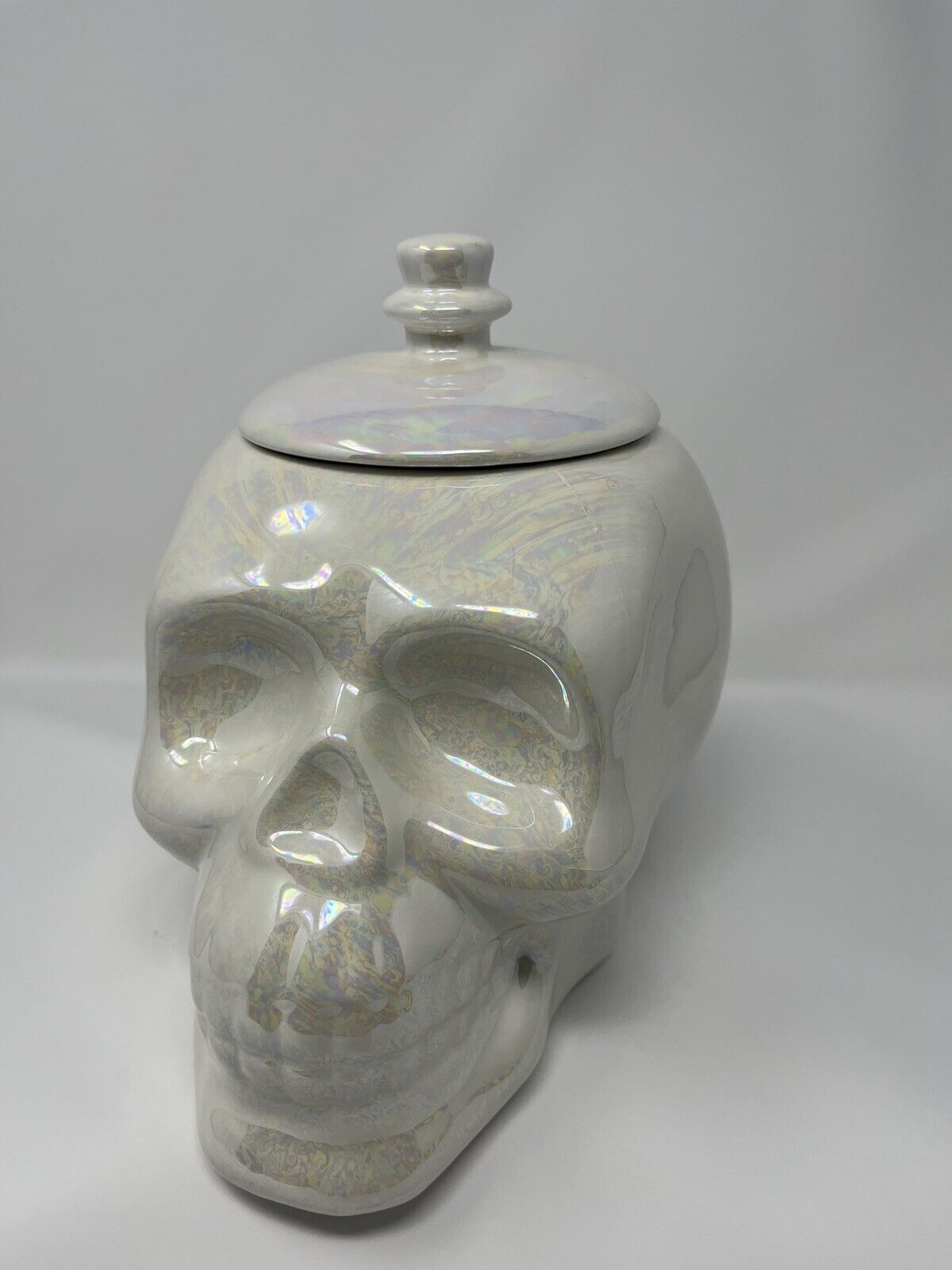 Whimsical Cupboard 10 Strawberry Street White Iridescent Skull Cookie Jar RARE