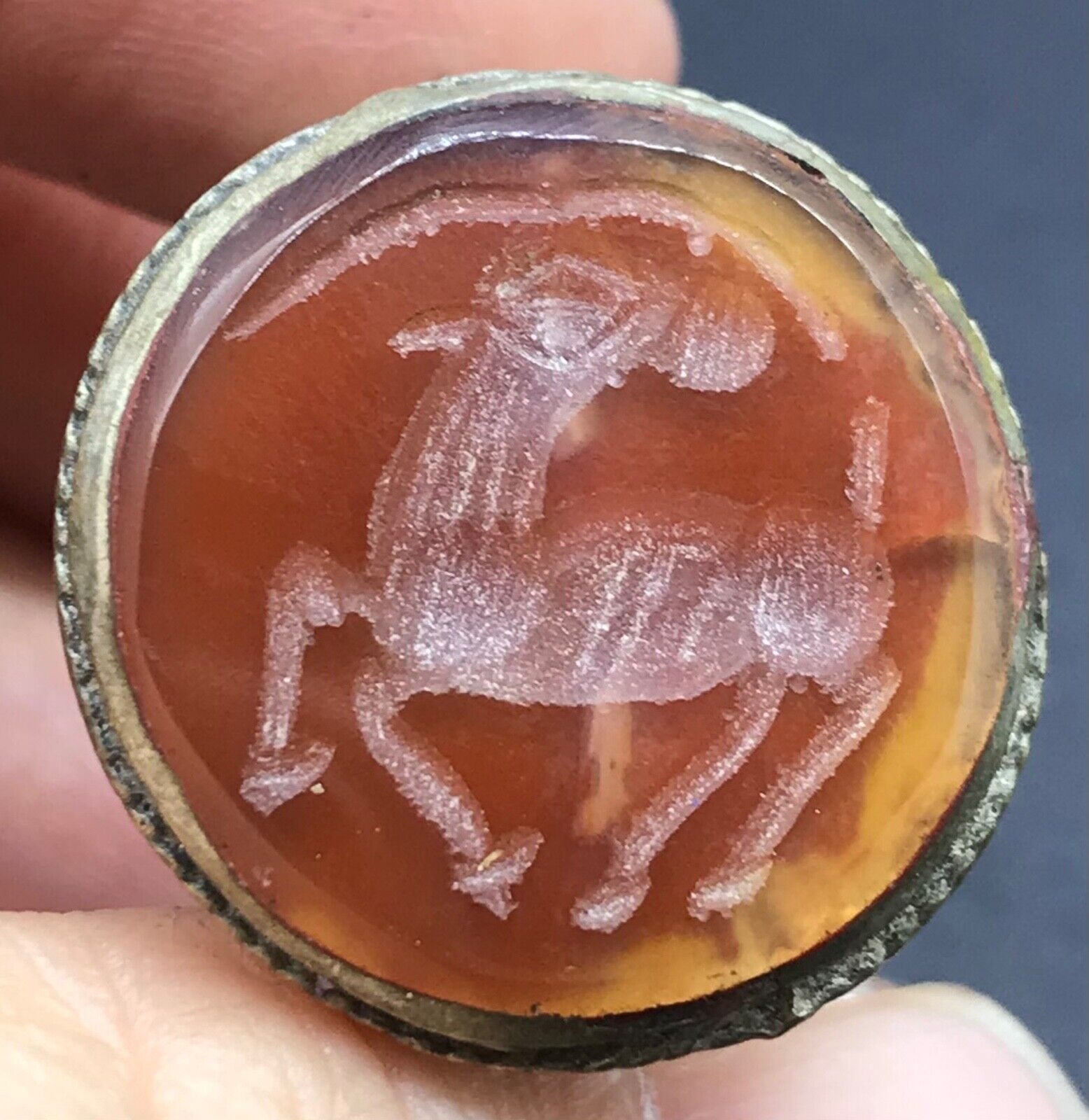 Very nice ancient Roman animal intaglio agate unique ring