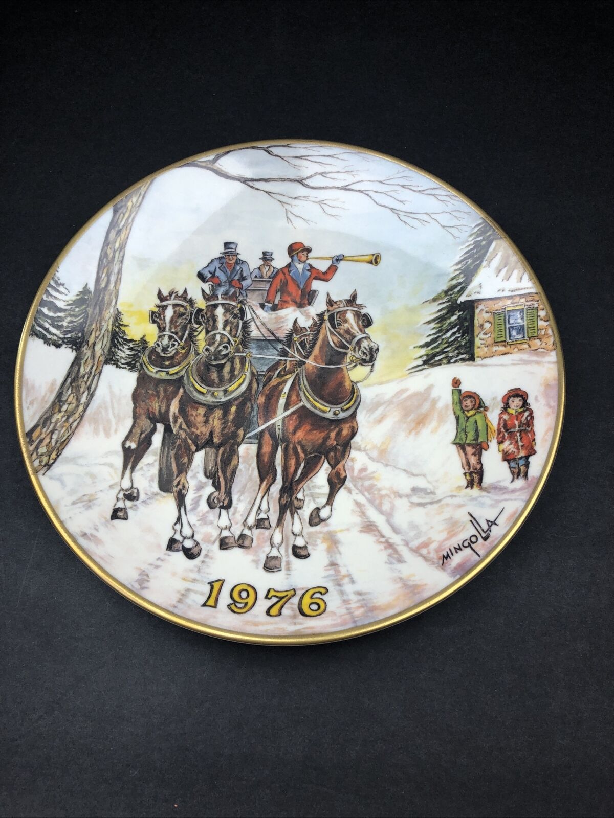 Gorham 1976 Dom Mingolla 8.5 Inch Collector Christmas Plate