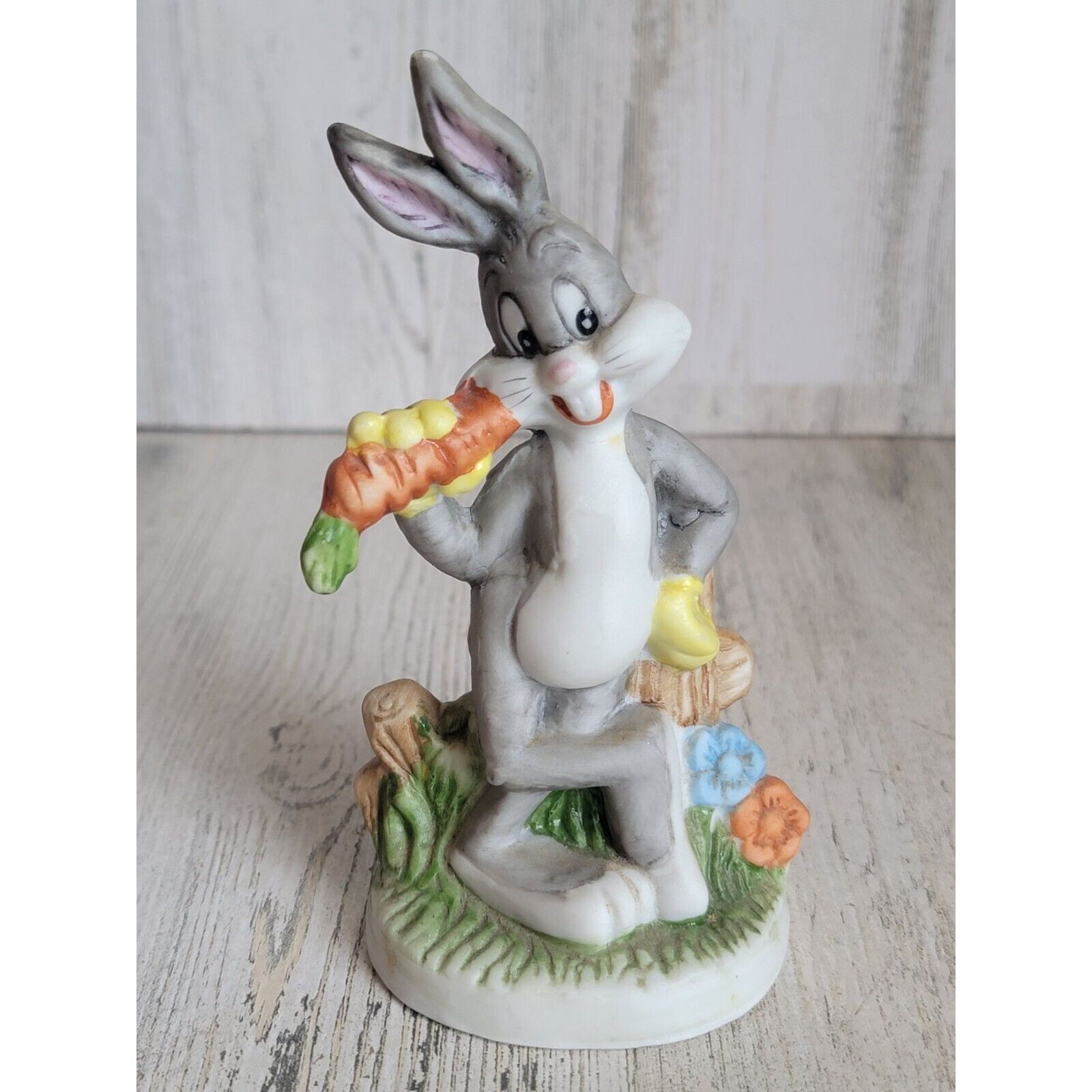 Vintage bugs Bunny 1979 ceramic figure collectible statue