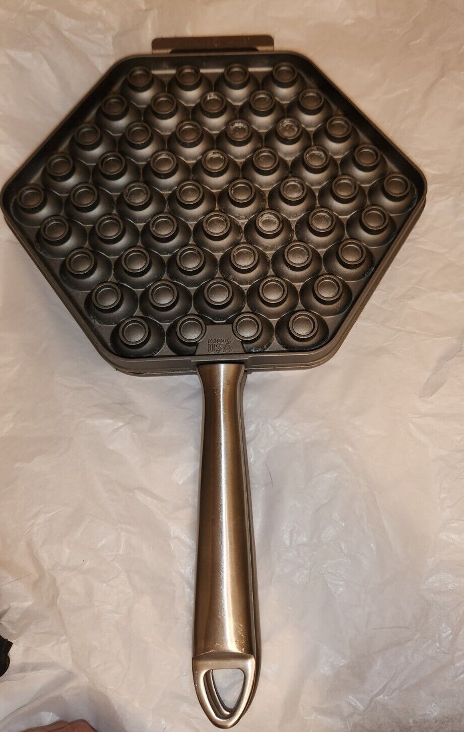 Nordic Ware Egg Waffle Iron Bubble 2 Piece Pan Made In USA Hanging Handle EUC
