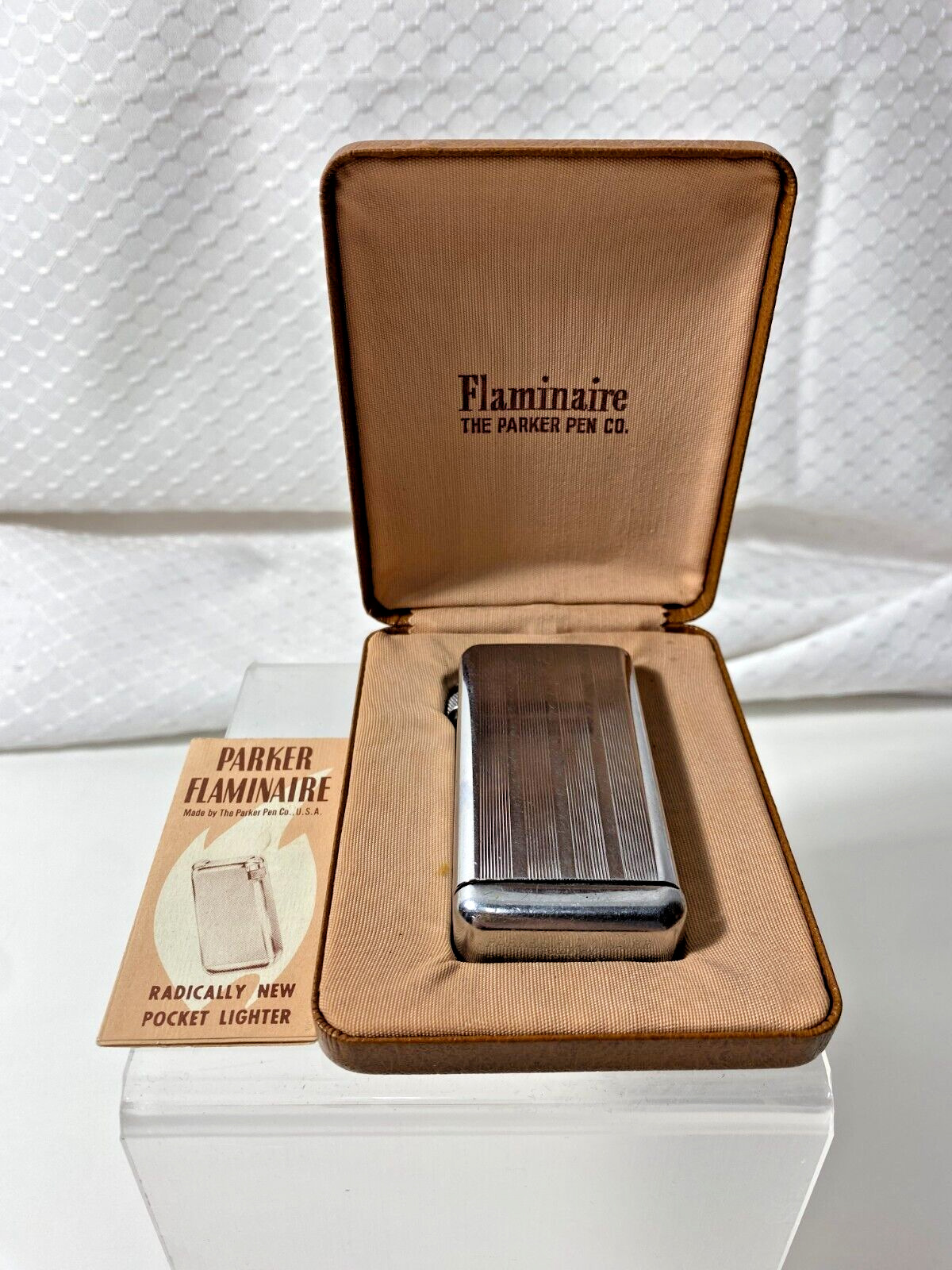 Vintage The Parker Pen Flaminaire Pocket Gas Lighter w Original Case & Booklet