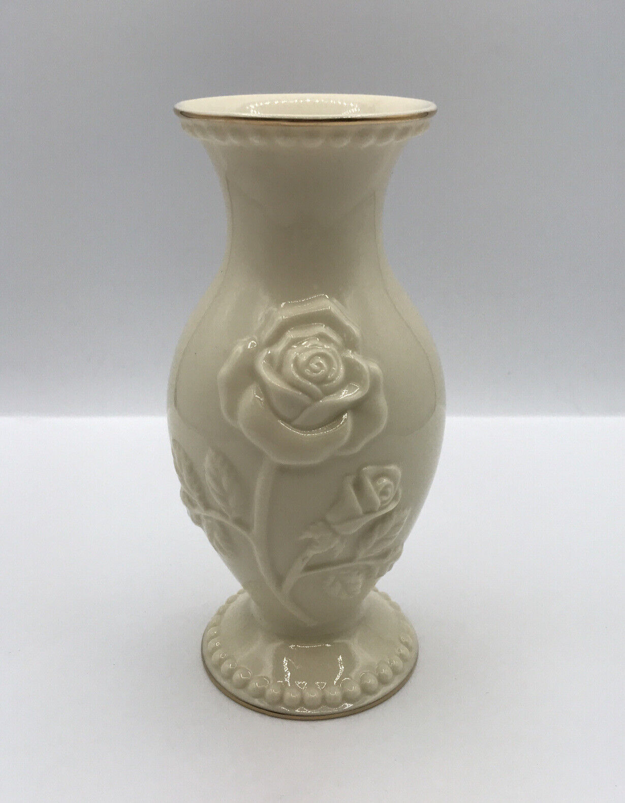 Lennox Vase Ivory Or Creme Colored With Rose Flowers And Gold Trim