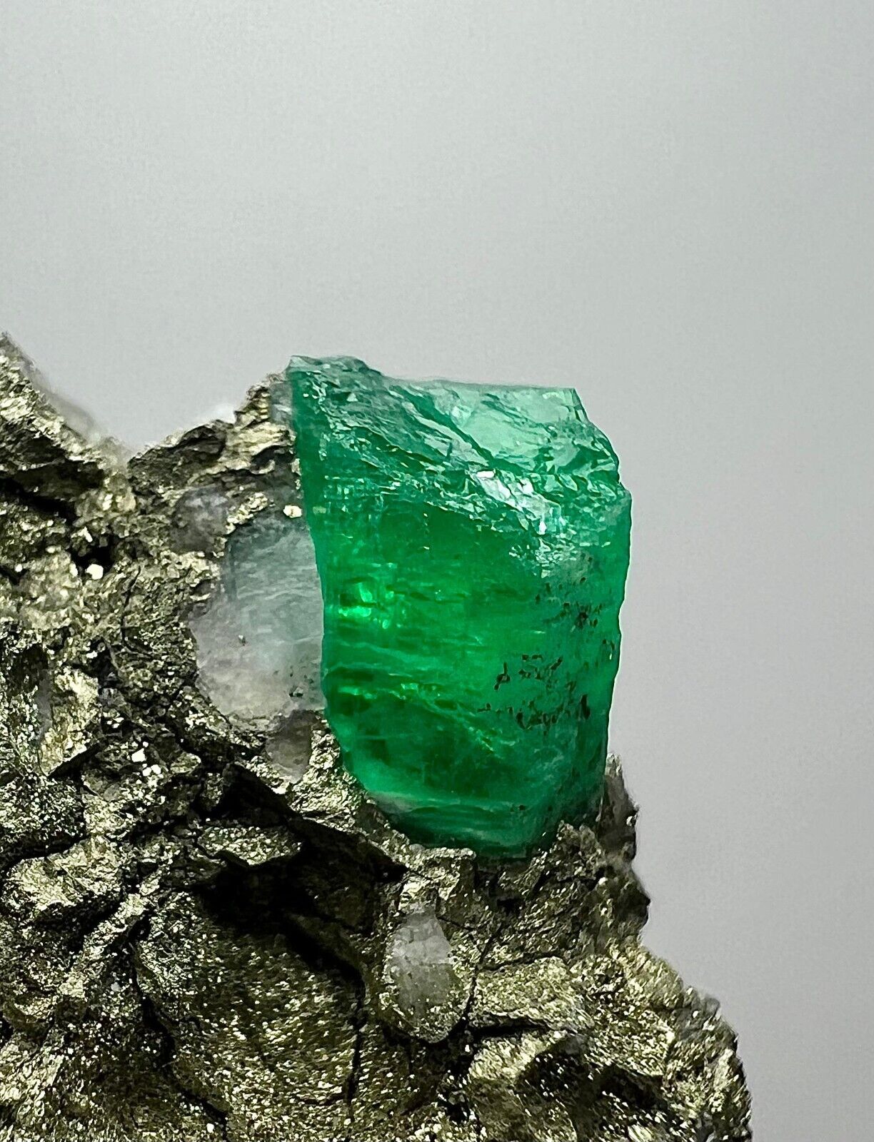 Top quality Panjshir Emerald crystal on Pyrite, 75 carats.