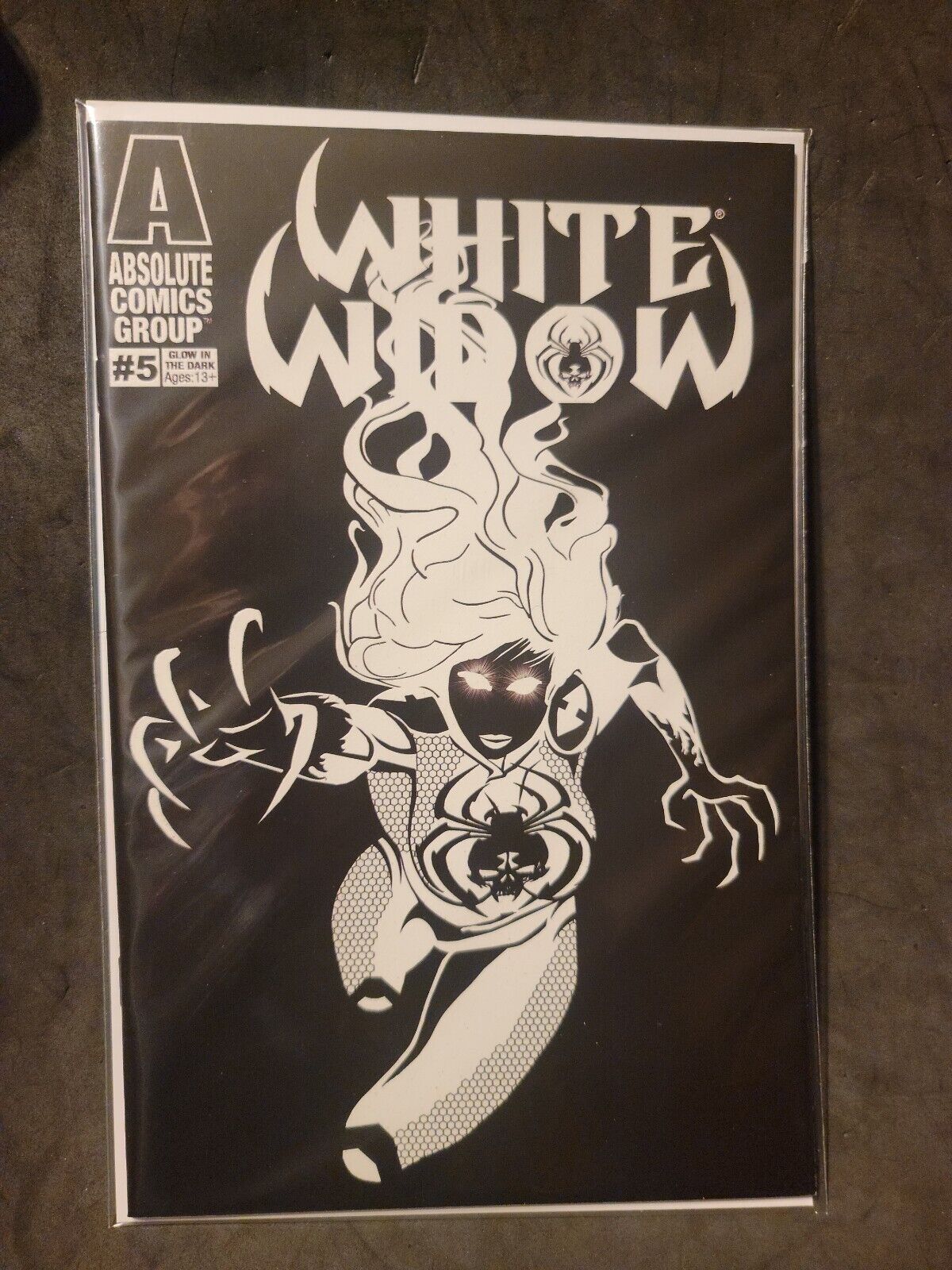 White Widow #5. Glow in the Dark cover Variant.💎💎RARE💎💎