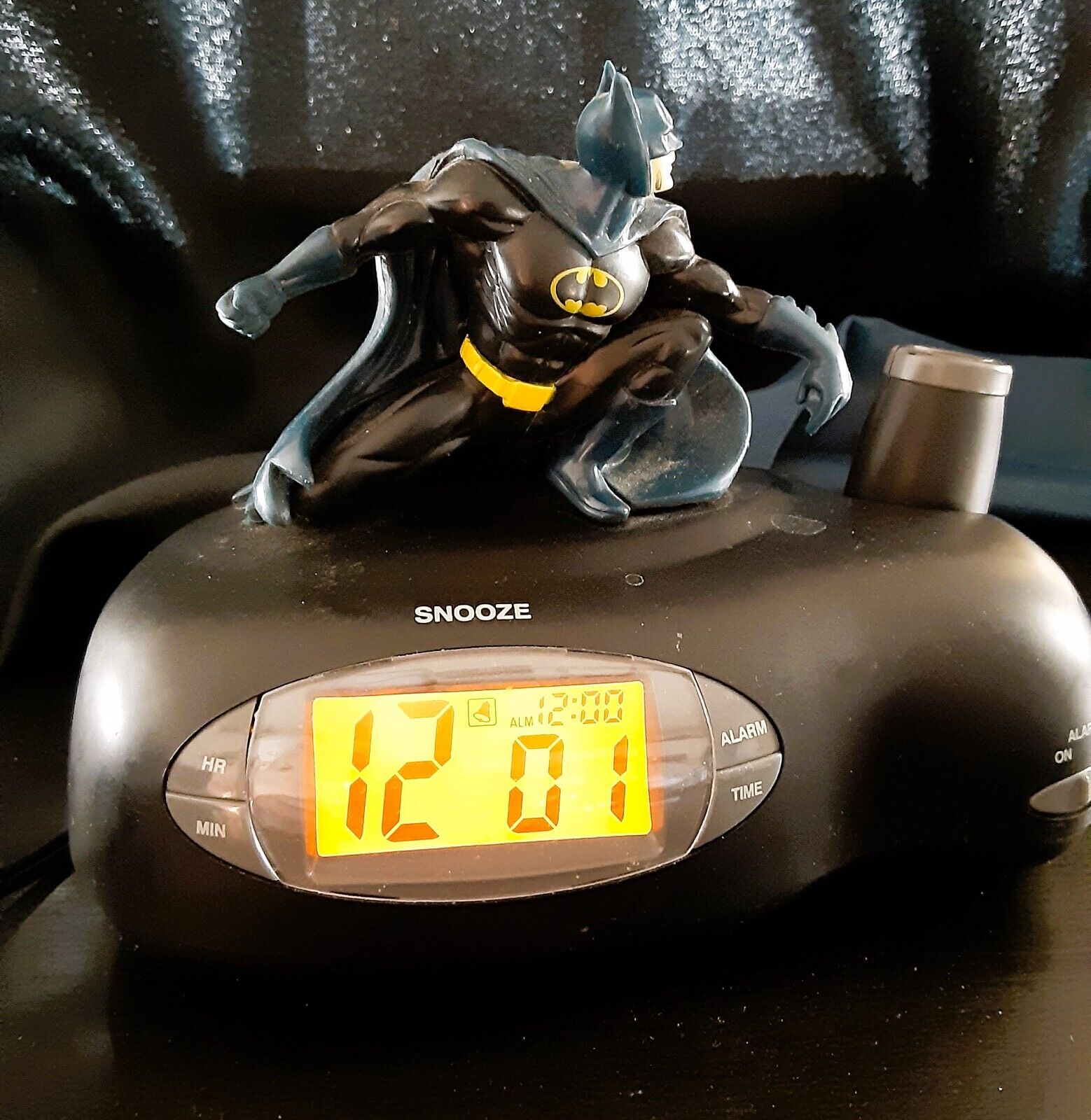 Batman Alarm Clock w Bat-Signal Valdawn Digital Projector