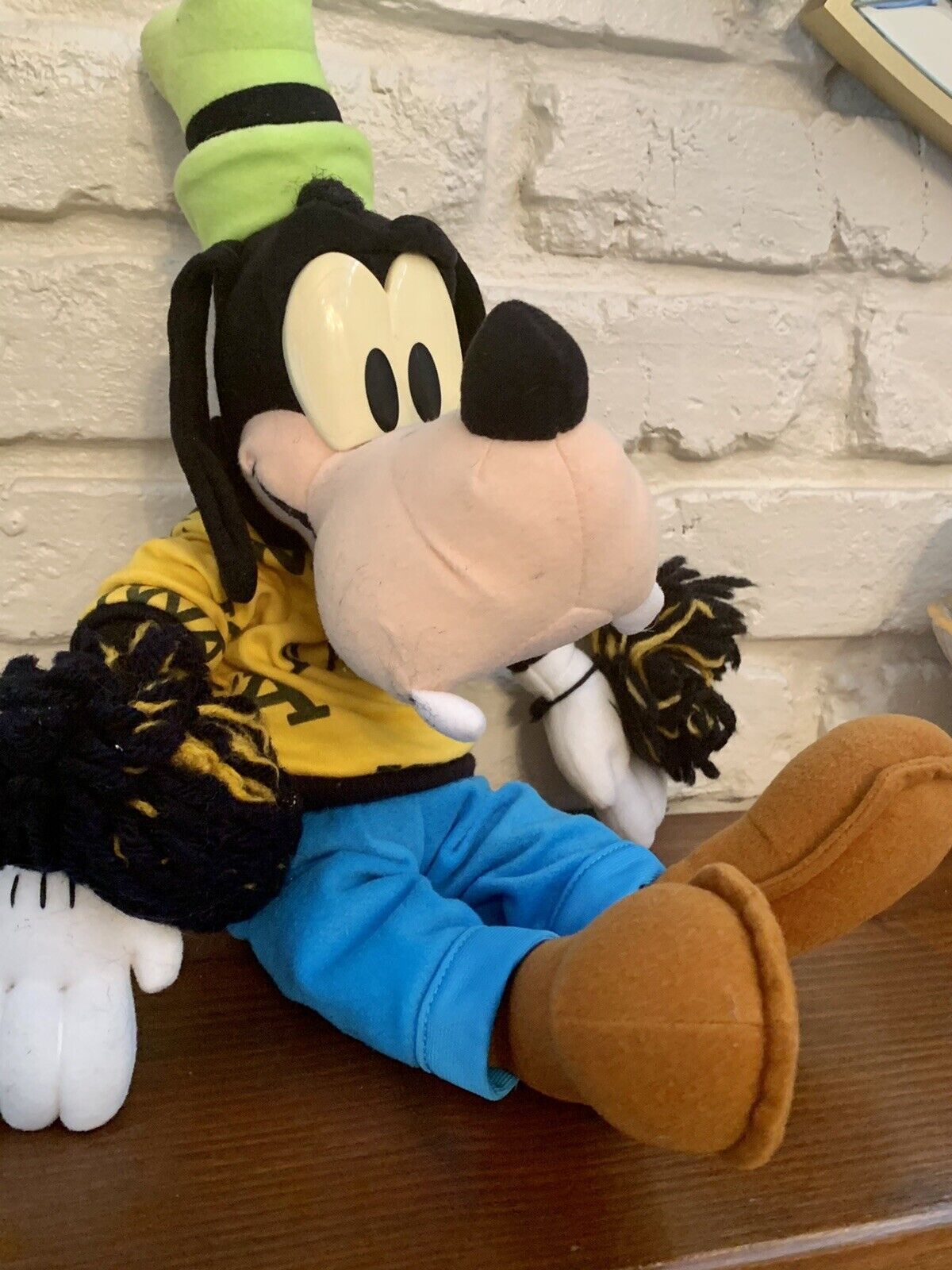 Goofy Iowa Plush Sports Disney 18”