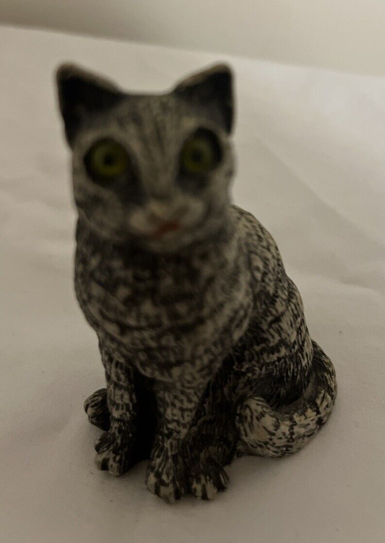 Vintage 3 Inch Cat With Green Eyes