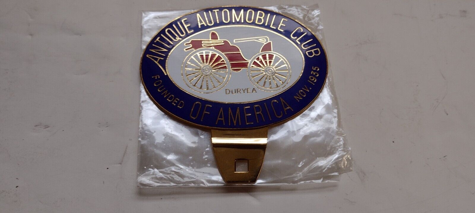 ANTIQUE AUTOMOBILE CLUB OF AMERICA CAR  ENAMELED GRILL BADGE EMBLEM