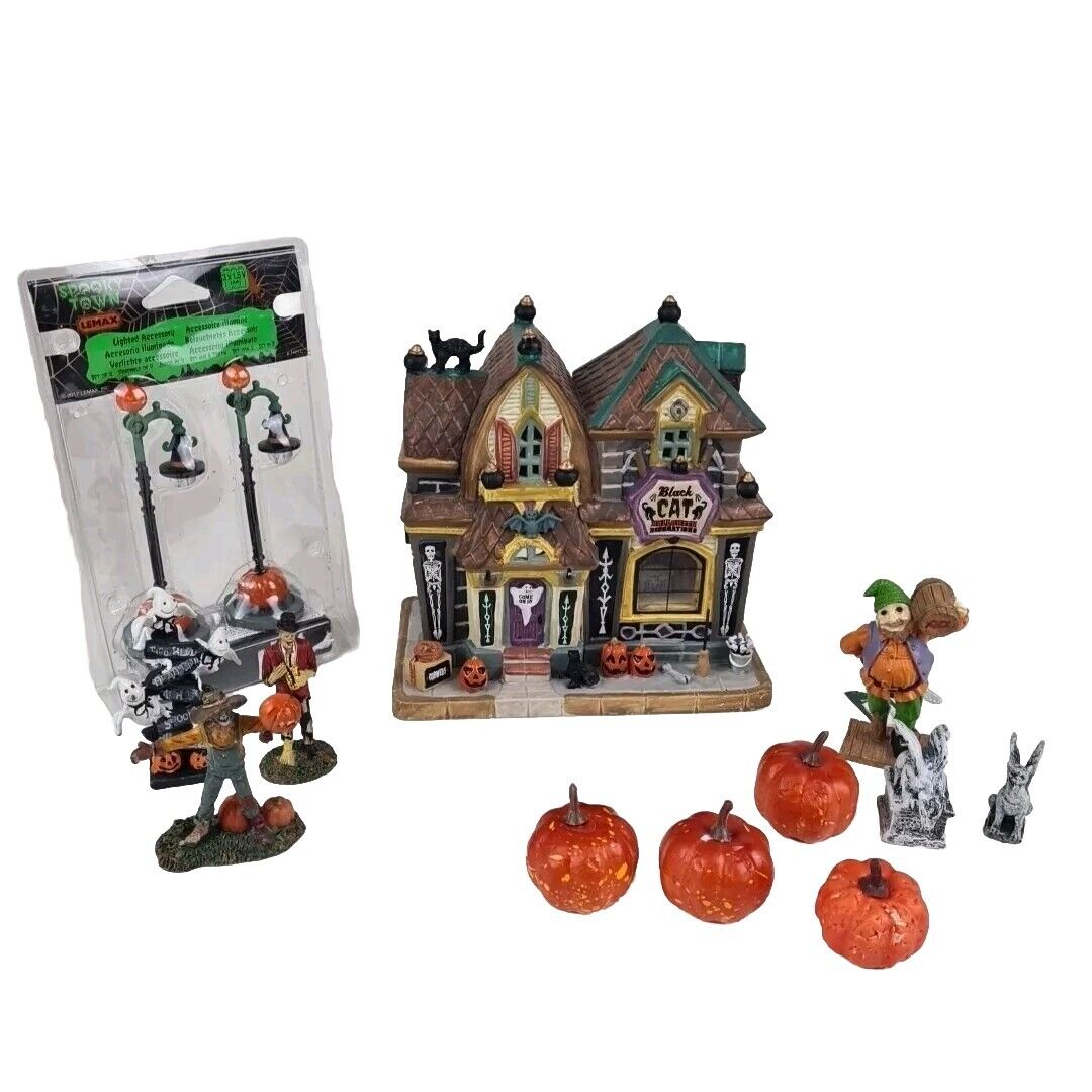 🚨 Lemax Spooky Town Black Cat Halloween Decor Building 05610 Village + Figures