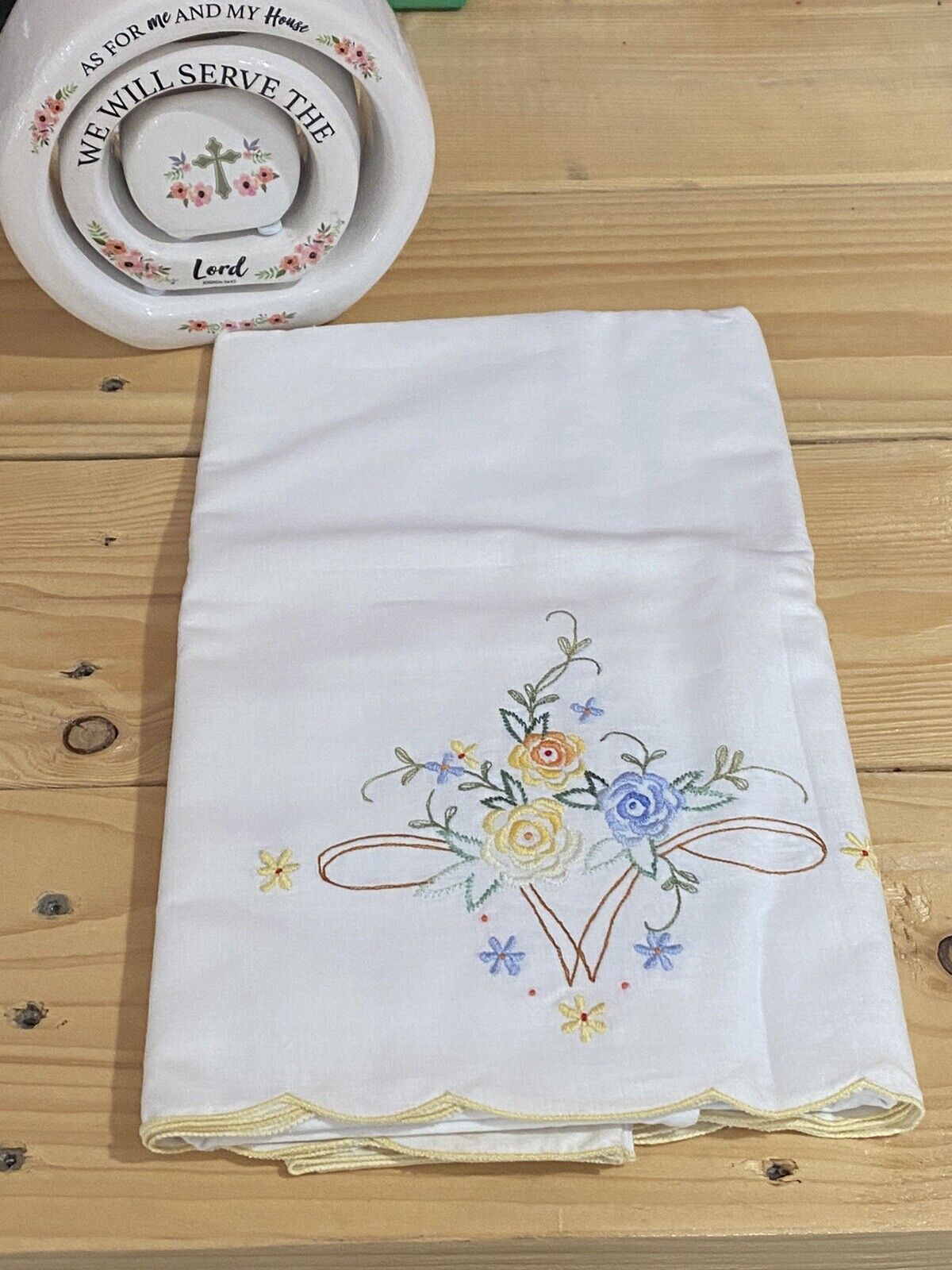 Vintage 1970s White Cotton Flower Floral Embroidered STANDARD Pillowcase Set 2pc