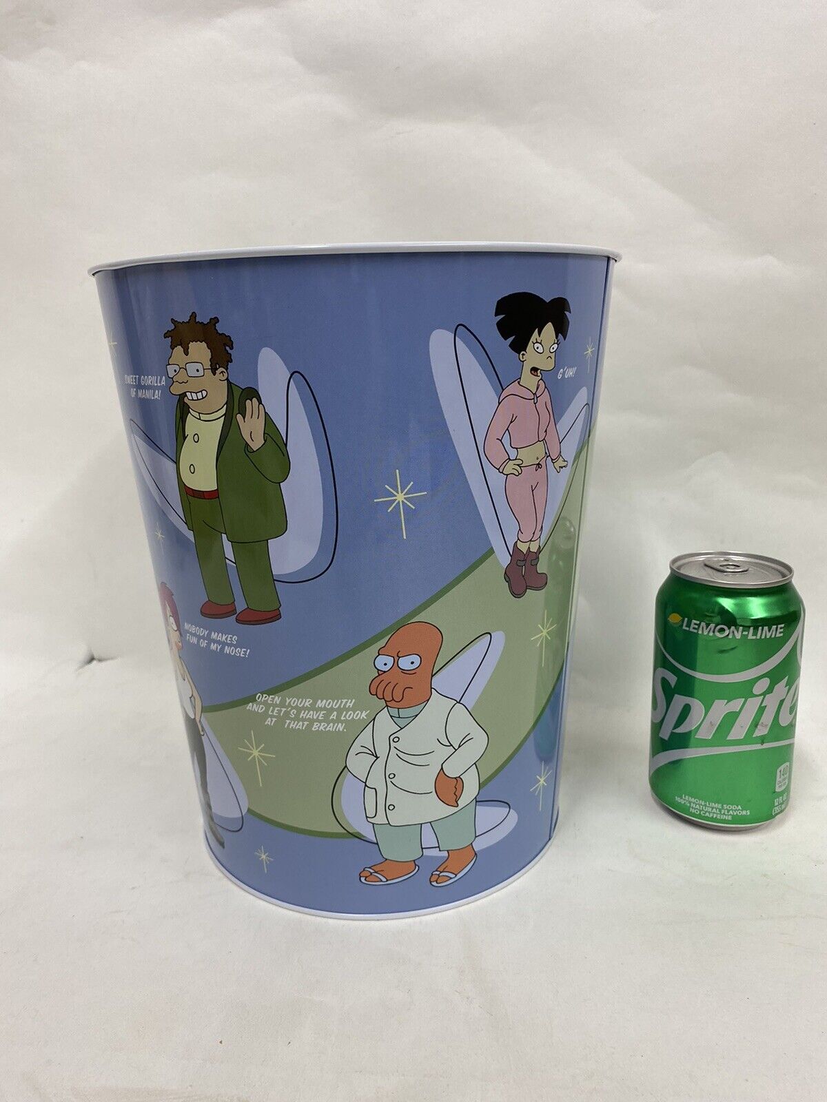 Futurama Tin  Trash Can with Bender, Fry, Dr. Zoidberg Vintage Made in 2002