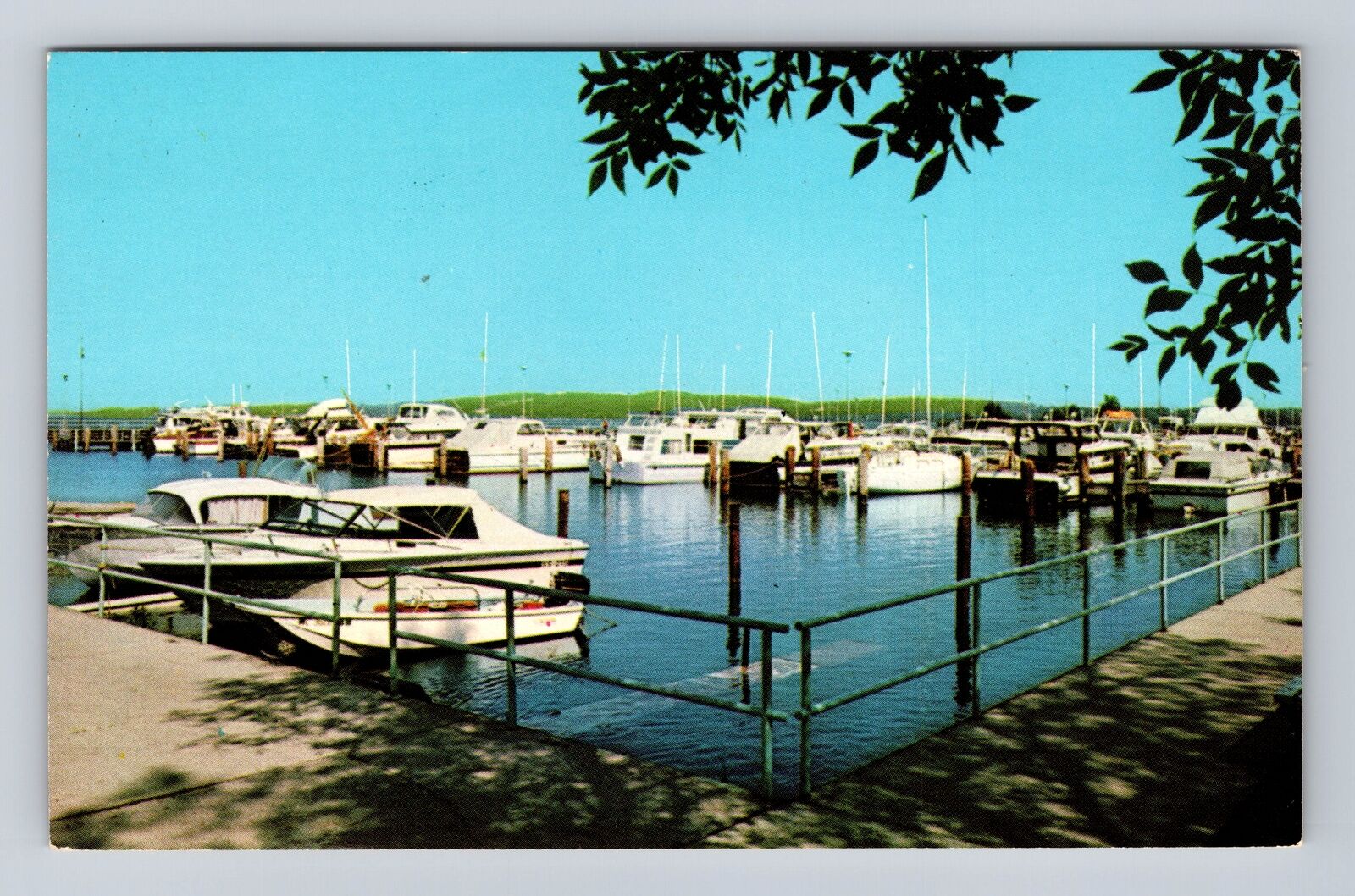 Traverse City MI-Michigan, Duncan L Clinch Yacht Harbor, Vintage Postcard