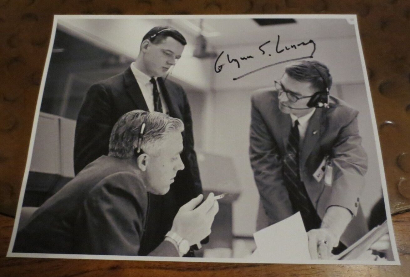 Glynn Lunney NASA flight director Gemini Apollo signed autographed 8.5x11 photo