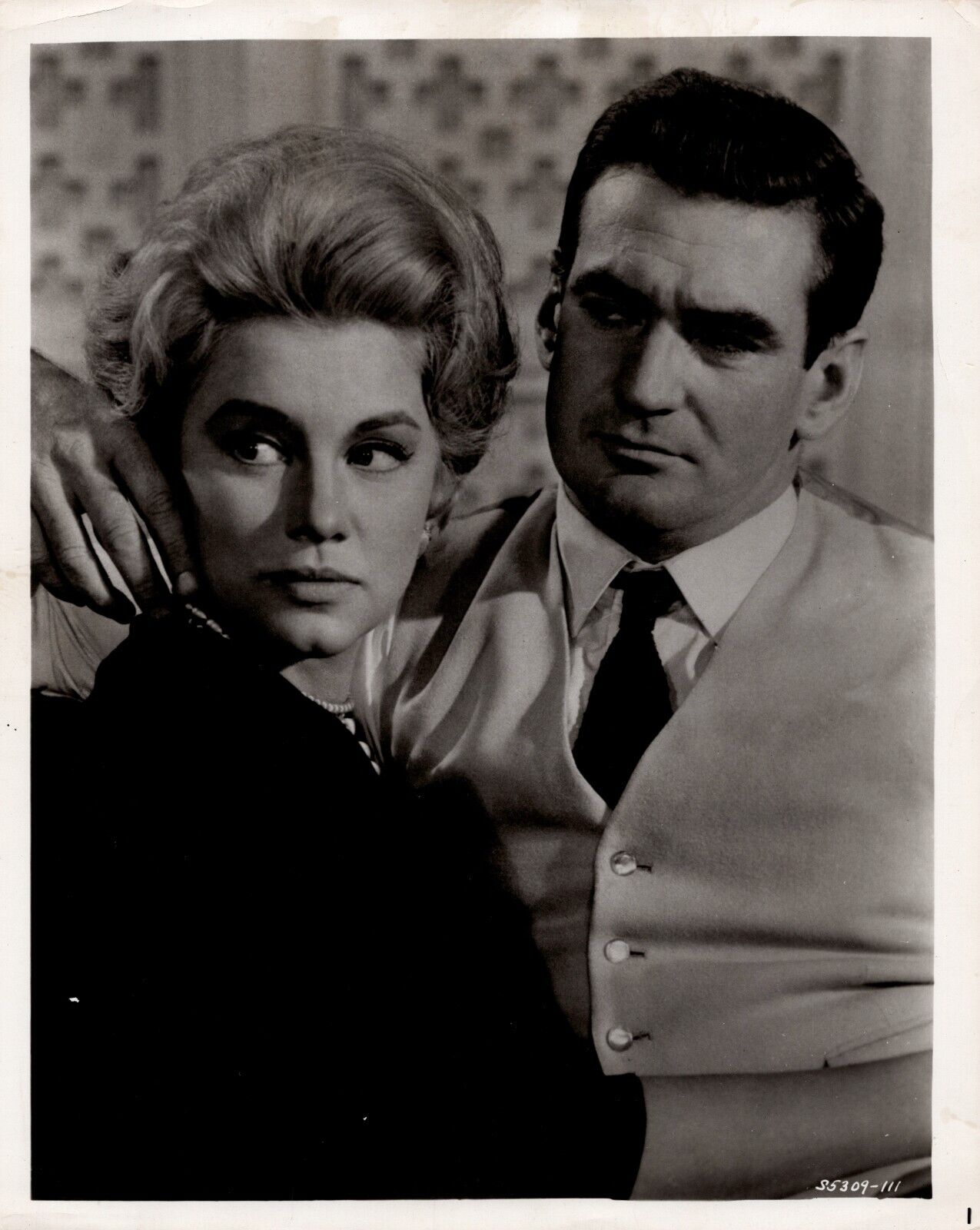 Linda Christian + Rod Taylor in The VIP (1963) 🎬⭐ Original Vintage Photo K 336