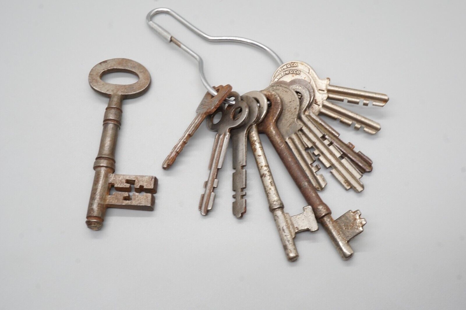 Vintage 1910s - 1920s Very Unique Skeleton Key With 10 Extra Keys Lot Of 11