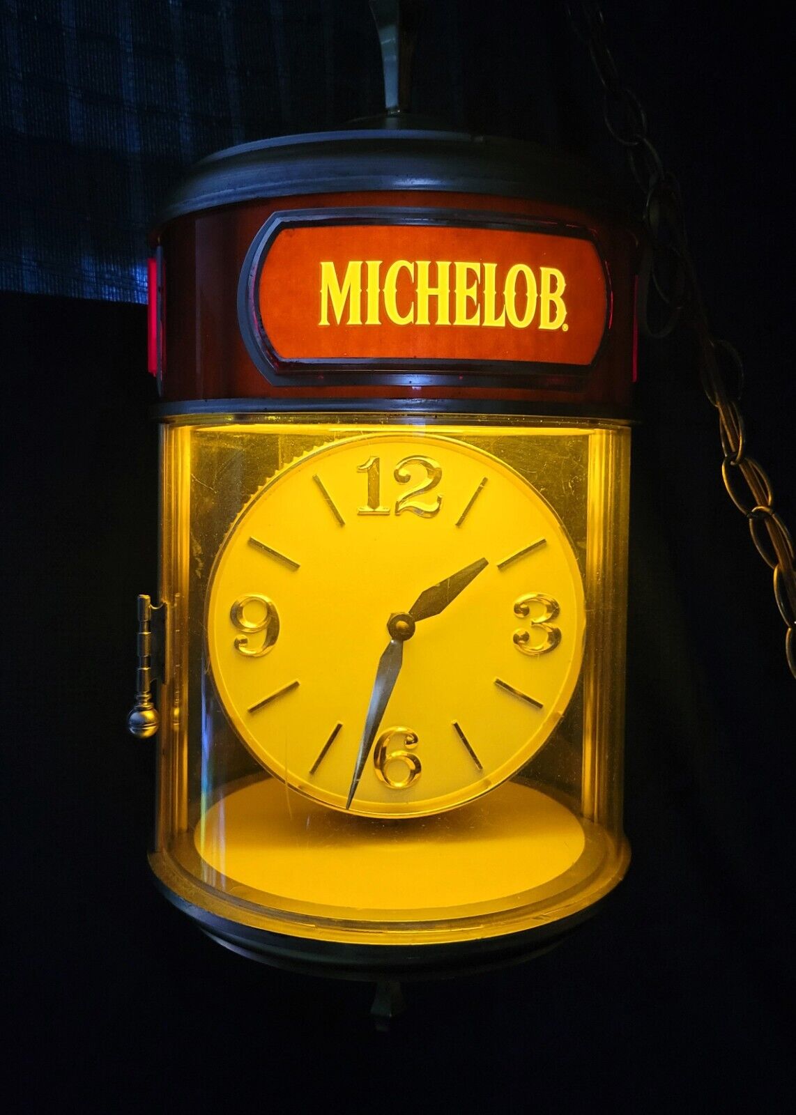 Michelob Beer Vintage 1970s Rotating Lighted Clock Sign Ad Bar Man Cave Decor