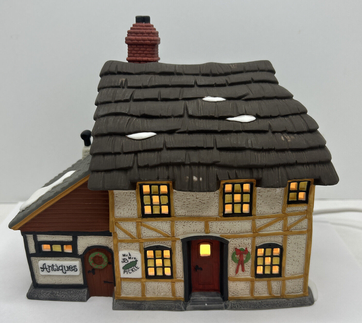 Dickens Village Series Mr. &Mrs. Pickle Cottage Ceramic Department 56 Christmas